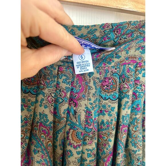 Vintage 100% Rayon Skirt with Paisley Pattern Size Small | 80's 90's Style - Picture 5 of 7